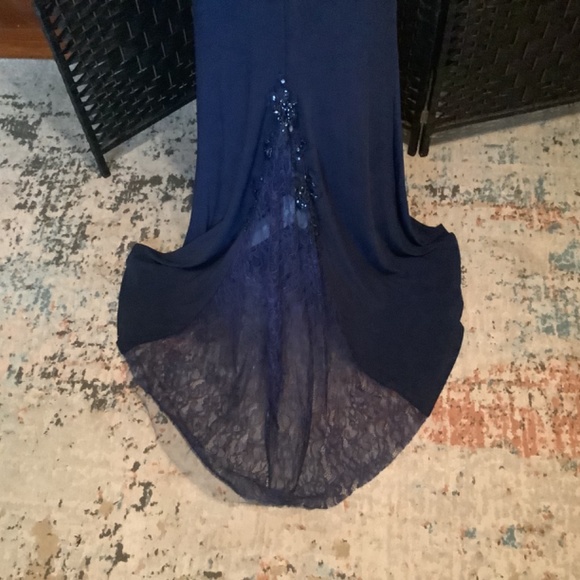 Camille la vie  Elegant Navy Blue Gown /Prom Dress Size 6💙 - Picture 9 of 14